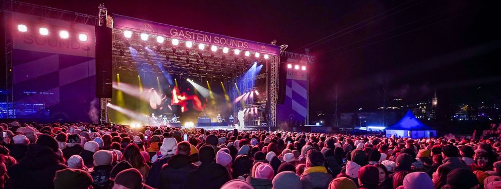 Die große Open-Air-Bühne wird wieder an der Talstation der Schlossalmbahn in Bad Hofgastein aufgebaut.