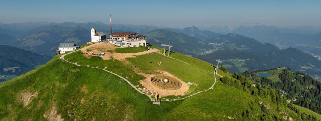Zum Start der Sommersaison wurde heuer auch ein neues Labyrinth unterhalb der Bergstation eröffnet.