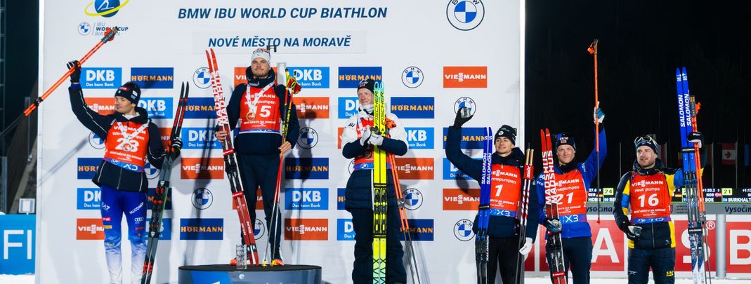 Emilien Jacquelin holt sich den Sieg vor Tommaso Giacomel und Johannes T. Boe.