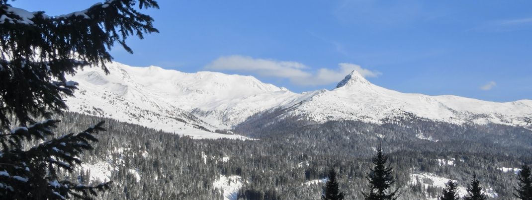 Auf dem UNESCO Skiweg ist der Knieberg immer im Blick