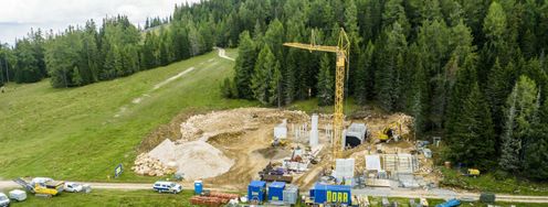 Die Bergstation entsteht oberhalb des Grebenzenhauses.