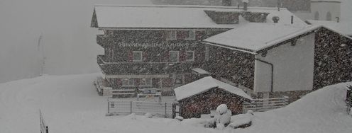 Heftiger Schneefall am Morgen des Heiligabends im Montafon (Webcambild).