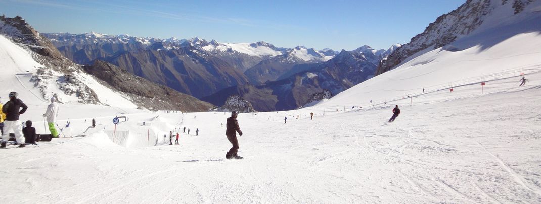 Bis zu 20 Pistenkilometer sind im Sommer am Hintertuxer Gletscher in Österreich geöffnet.