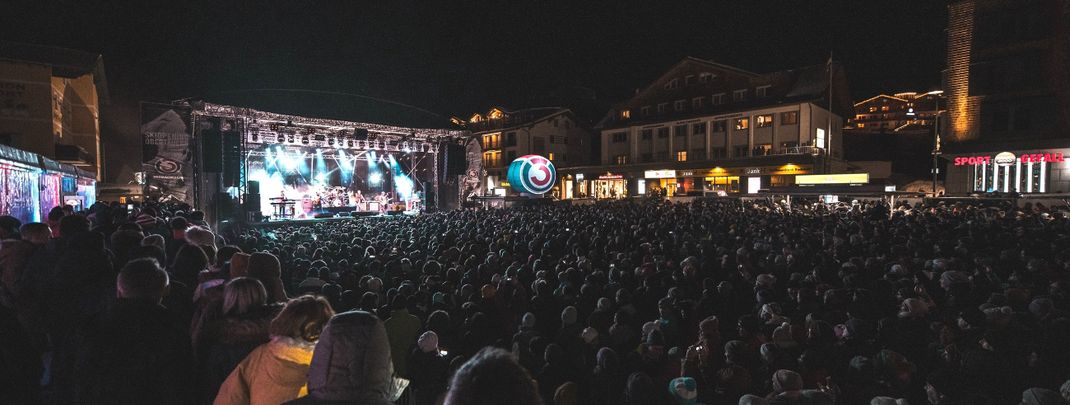 Das Skiopening findet auf der Open-Air-Bühne im Ortskern statt.