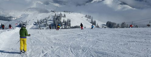Auf eine erfolgreiche Wintersaison trotz Corona hoffen die Skigebietsbetreiber in Bayern.