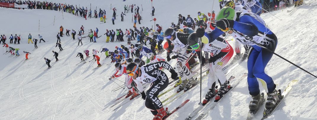 Massenstart beim Rennen "Der Weisse Rausch"