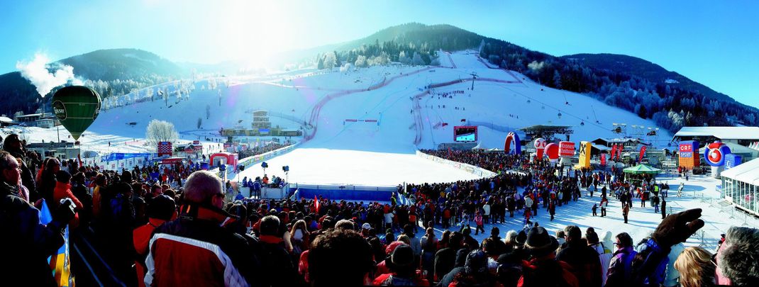 Tausende Fans fieberten im Zielraum in Bad Kleinkirchheim immer mit.