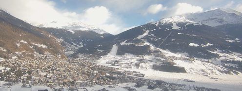 Die Stelvio Piste endet direkt am Ortsrand von Bormio.