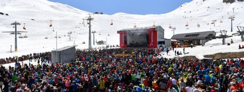 Am Vormittag kannst du die frisch präparierten Pisten genießen und am Nachmittag das Konzert auf der Alp-Trida erleben.