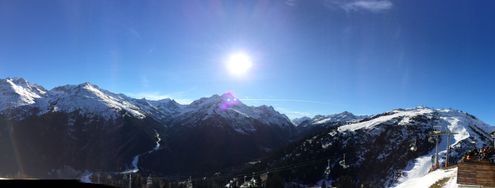 Lunch Time mit grandioser Aussicht in St. Anton am 8.12.2016.
