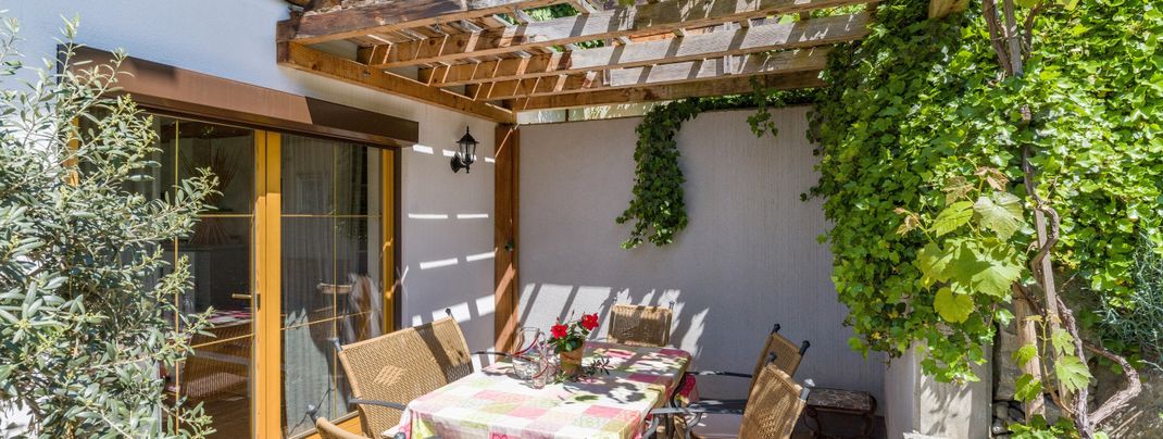 Terrasse beim Wohnhaus