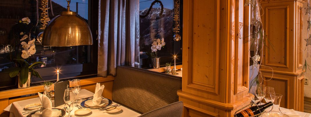 Restaurant mit Panoramablick auf die Bergwelt