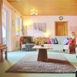 Geräumiges Wohnzimmer