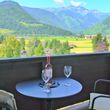 Balkon mit Panorama Gebirgesblick