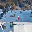 Alle professionell geshapten Obstacles im Shreadland Snowpark Postwiese sind beschildert und abends beleuchtet.