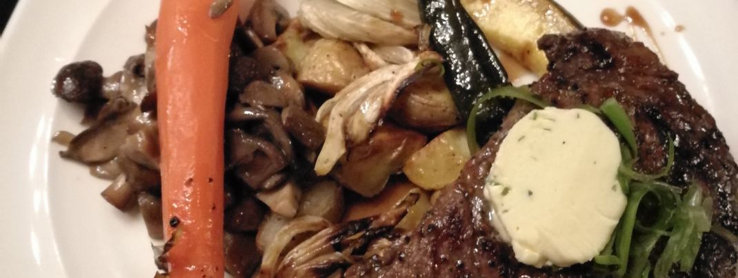 Für die Mittagspause hast du die Wahl zwischen drei Berghütten und der Great Hall im Talbereich.