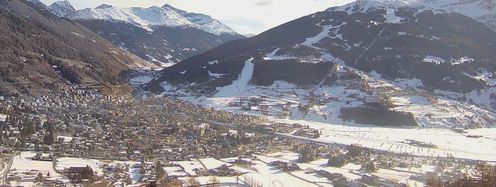 Das Ziel der Weltcupabfahrt liegt direkt am Ortsrand von Bormio.