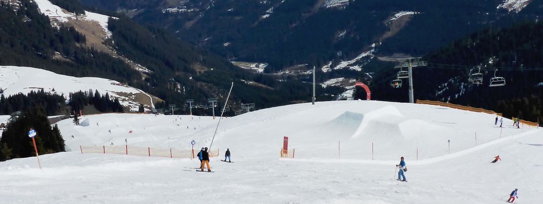 Blick auf den Beginn des Snowparks Hanglalm