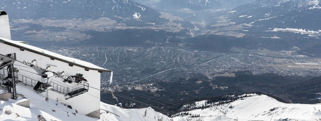 Schnee, Sonne und fantastische Aussicht auf die Landeshauptstadt Innsbruck