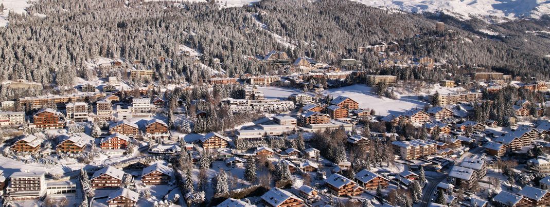 Crans Montana liegt in der französisch-sprachigen Schweiz auf 1500 Höhenmetern.