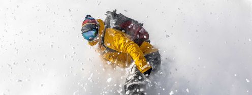 Bekleidung von Elevenate bietet kompromisslosen Wetter- und Kälteschutz.