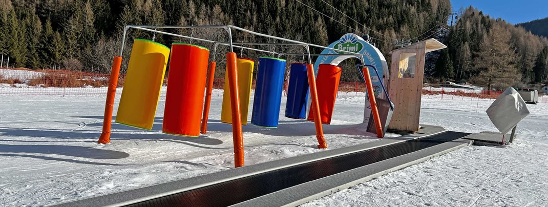 Im Gimmy Land im Jochtal werden Anfänger und Kinder mit einem Zauberteppich wieder nach oben befördert.