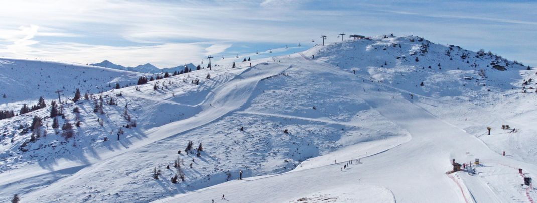Wunderbarer Blick von der Bergstation der Jochtalbahn auf den Hinterberg.