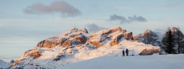 Traumhafte Dolomiten-Kulisse beim Skifahren in Alta Badia.