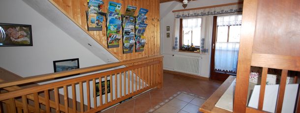 Viel Informationsmaterial steht bereit. Da wir selbst gerne Skifahren können wir Ihnen auch unsere Skigebiete der Region sehr gut empfehlen. Besuchen Sie auch unseren Hausberg, das Skigebiet Galsterbe