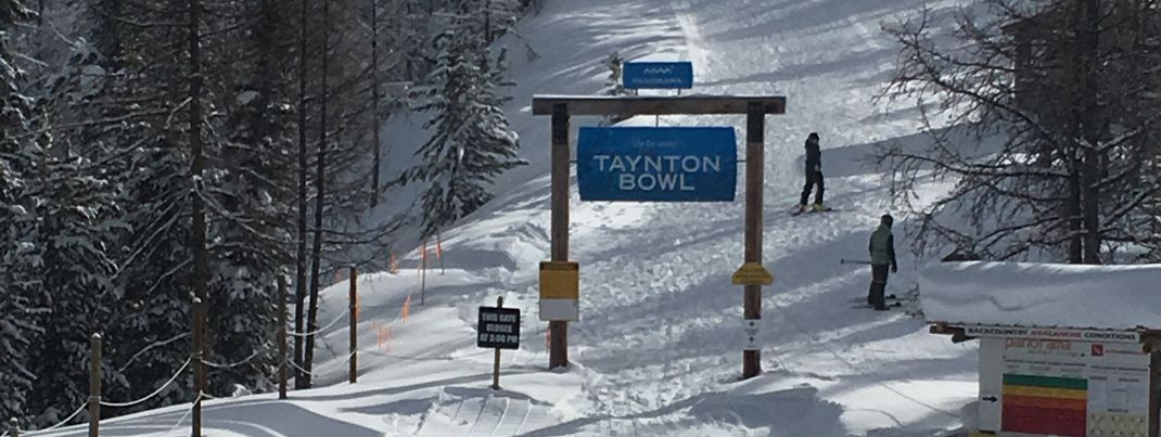 Whene there's fresh snow, Taynton Bowl is one of Panorama's most popular bowls.