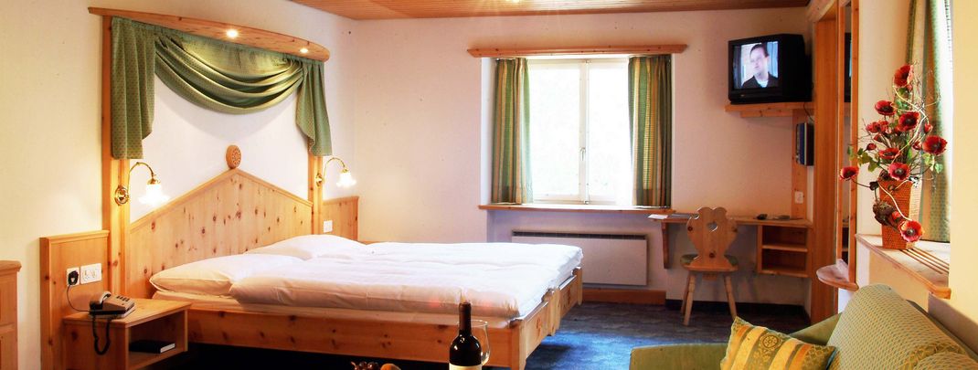 im Stammhaus mit direktem Liftzugang - Doppelzimmer mit Südseite und Balkon