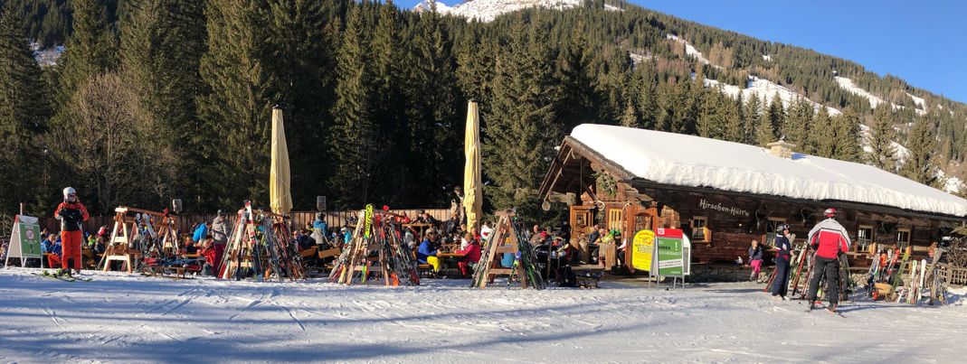 Sunny and still protected from the wind: The Hirschen-Hütt'n in the end of the B20 run is our tip for a stopover.