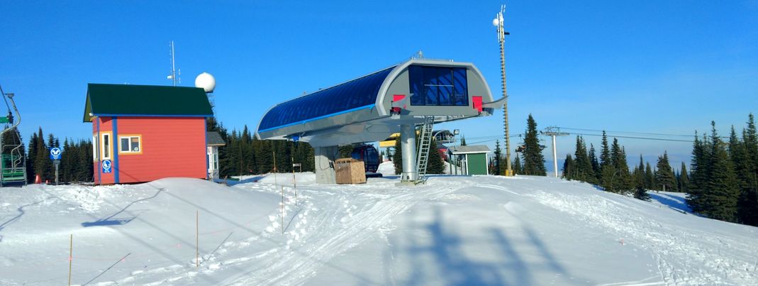 Die Bergstation der neuen Gondelbahn steht schon zur Wachablösung des Comet Express bereit