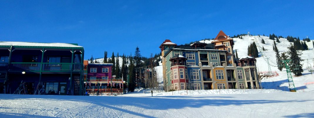 Die Snowbird Lodge liegt direkt am Village und bietet feinstes Ski-In / Ski-Out