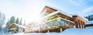 Chalet in der Wintersonne