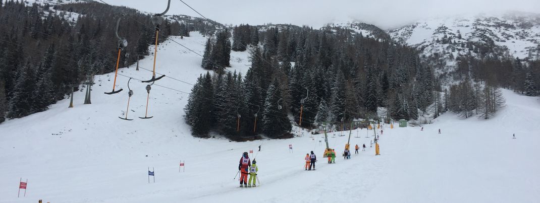 Das Übungsgelände ist nicht steil und damit perfekt für Anfänger geeignet