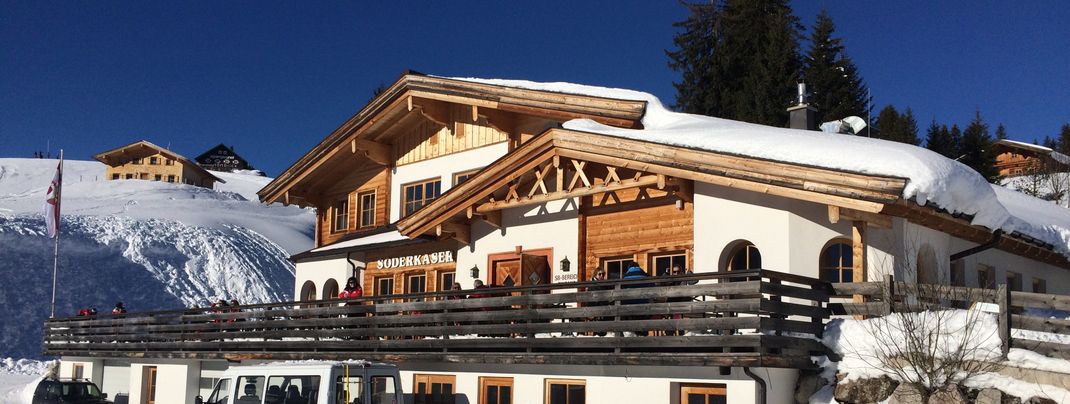 Das Soderkaser befindet sich oberhalb des Kinderlands und überzeugt mit Touristenklassikern und bodenständiger Küche