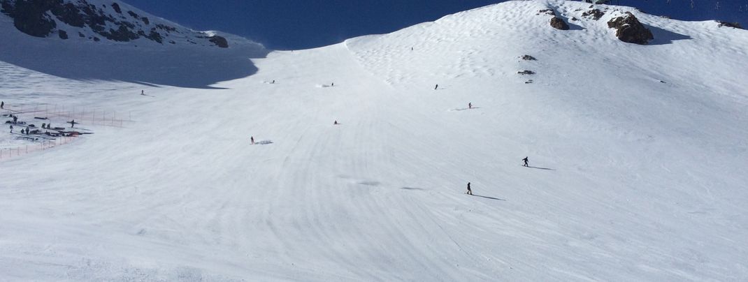Perfectly groomed slopes, such as Cornice Bowl in this picture, is what you will find at Mammoth.