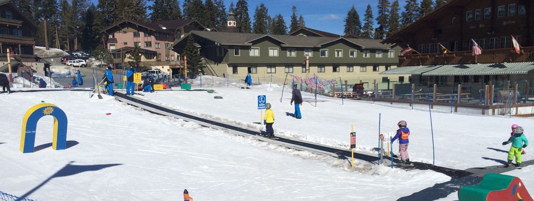 Beginner area at the Main Lodge in front of the restaurant Yodler.
