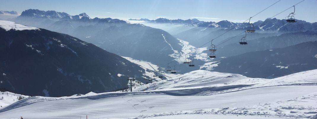 Alleine der Ausblick auf die Dolomiten ist den Weg ins Skigebiet Sillian wert