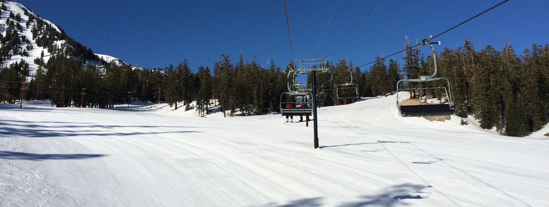 Perfekt für Anfänger: Die leichten Pisten am Schoolyard Express oberhalb der Canyon Lodge