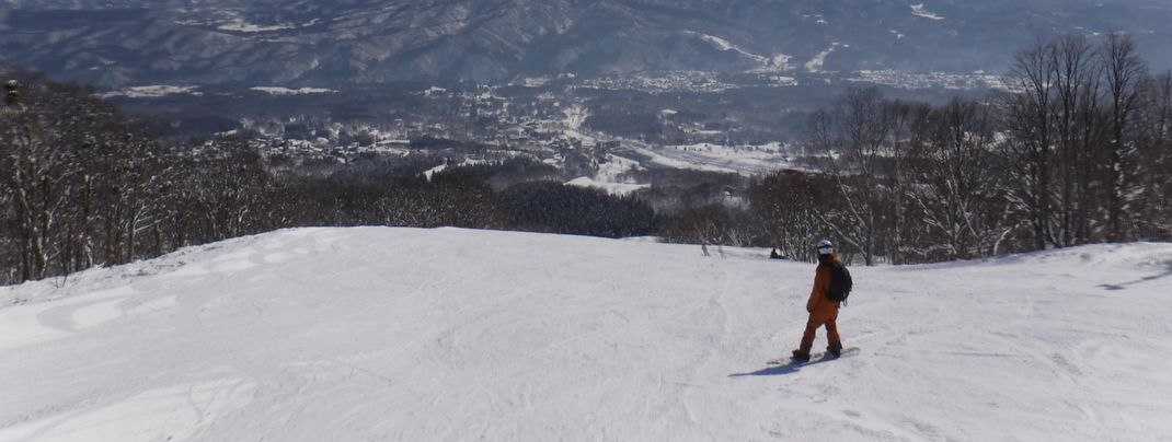 Myoko Kogen attracts with cheap day tickets and good family offers.