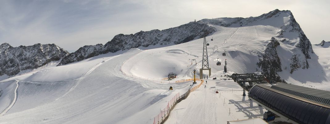 Über 20 Pistenkilometer sind bereits in Sölden in Tirol geöffnet.