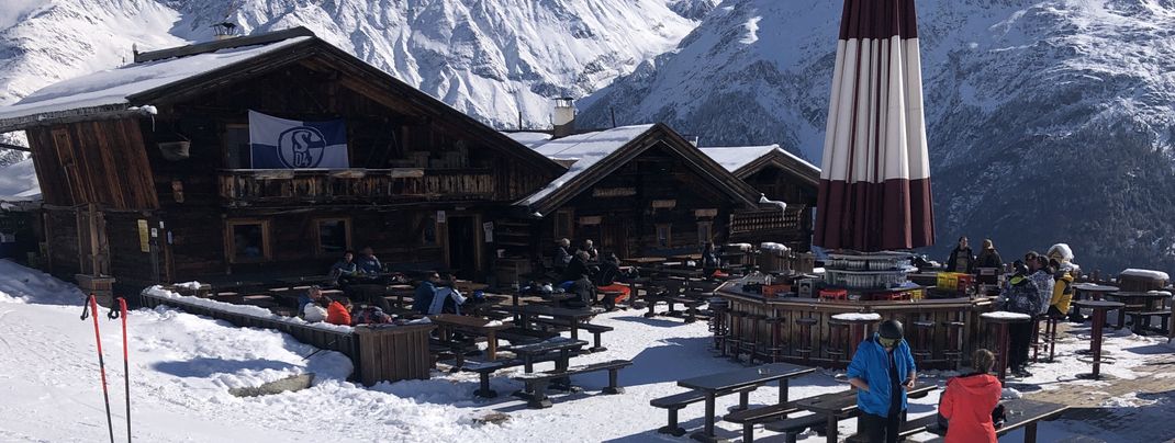 The Gampe Alm is located at the slope 11 between Giggijoch and Langegg chair lift.