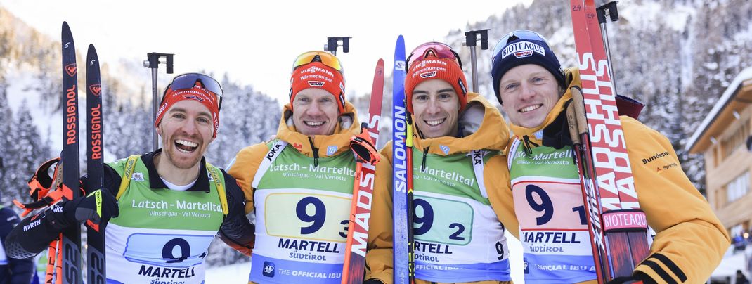 Endlich eine Medaille für die deutschen Männer: Silber in der Staffel.