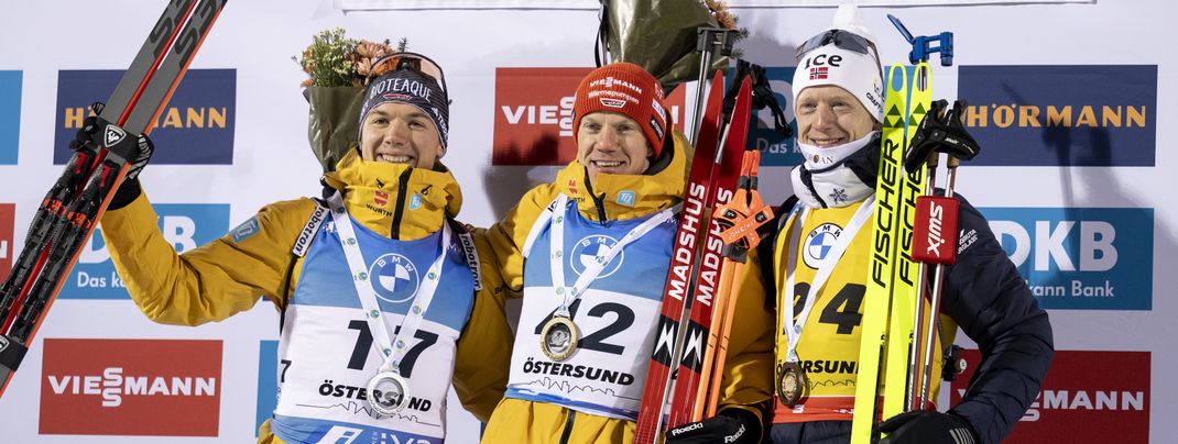 Herzlichen Glückwunsch: Erster Weltcupsieg für Roman Rees und erstes Weltcuppodium für Justus Strelow im Einzel der Männer.