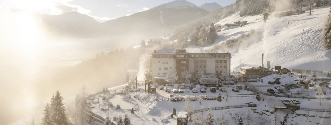 Das Hotel thront in Alleinlage über Bad Hofgastein.
