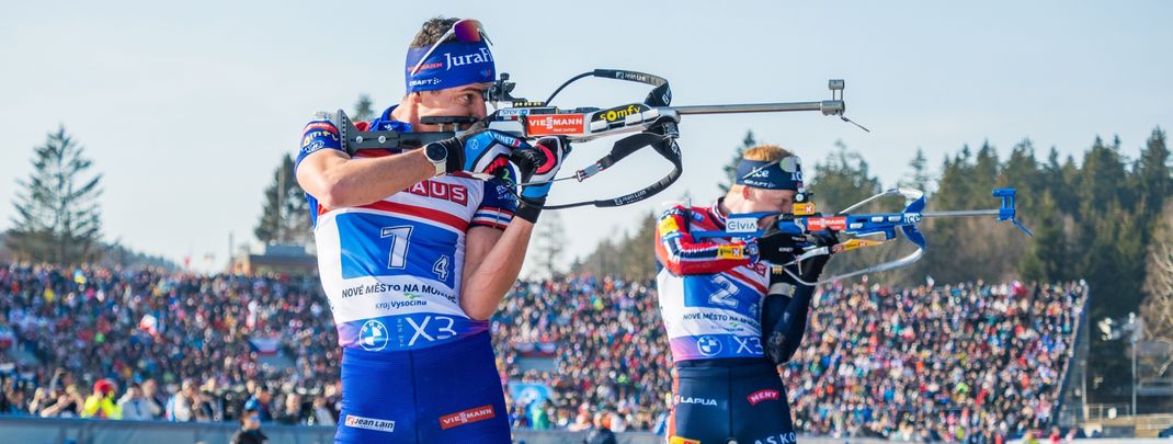 Entscheidung beim letzten Schießen: Quentin Fillon Maillet schießt Null, Johannes T. Boe eine Strafrunde.