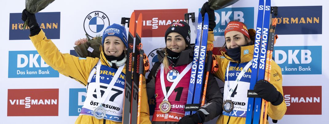 Ein super Auftakt: Franziska Preuß und Vanessa Voigt holen sich Platz 2 und 3 im Einzel.
