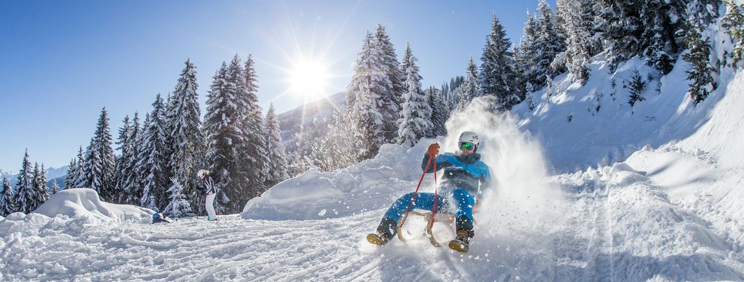 Die Rodelbahn Spieljoch bietet Spaß und Action für die ganze Familie.